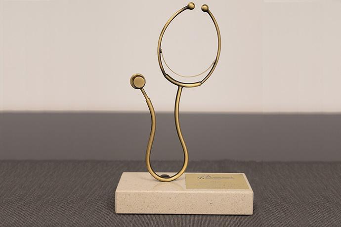 Compromiso_TNDR_premio_estetoscopio_oro